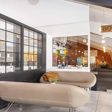 Grand Home, Σπίτι διακοπών