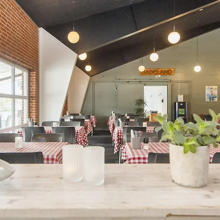 Grand Home, Σπίτι διακοπών